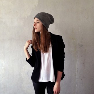 Comment porter un débardeur blanc pour un style chic decontractés