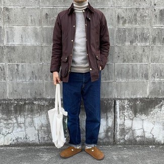 Comment porter un pull à col roulé blanc en été