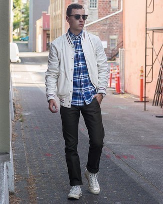 Comment porter une veste universitaire blanche pour un style decontractés