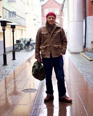 Comment porter une veste style militaire en laine pour un style decontractés
