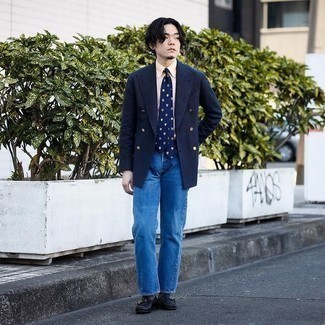 Un jean à porter avec une chemise de ville jaune