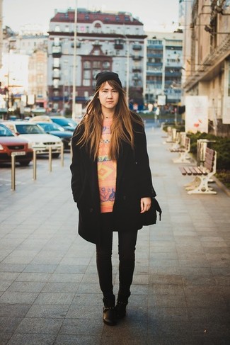 Comment porter un pull surdimensionné jaune