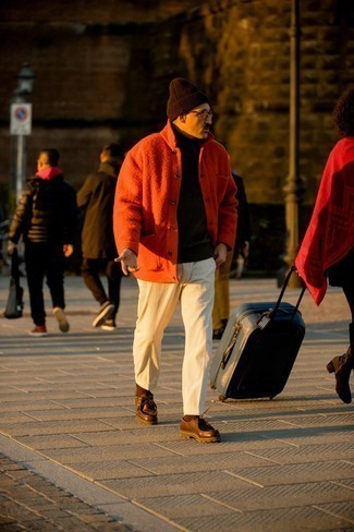 Comment porter une veste-chemise jaune après 40 ans