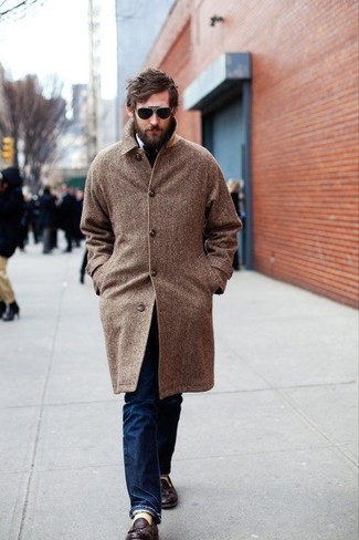 Comment porter des chaussettes jaunes pour un style chic decontractés