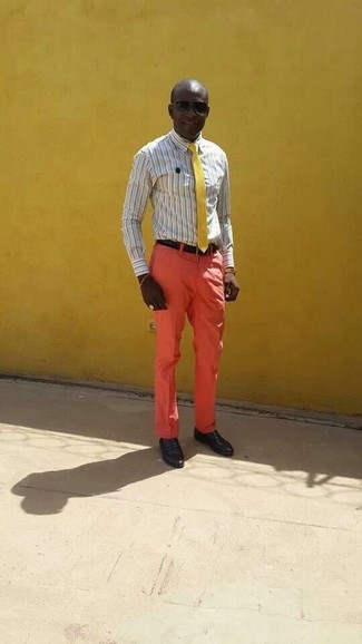 Comment porter une cravate jaune pour un style elégantes