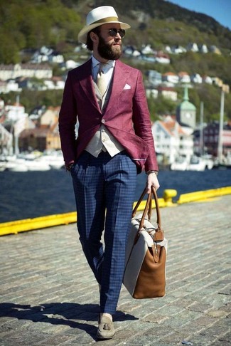 Comment porter une cravate jaune pour un style elégantes