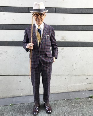 Comment porter une cravate jaune pour un style elégantes après 60 ans