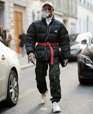 Comment porter une pochette pour un style decontractés quand il fait froid
