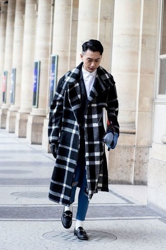Comment porter une pochette pour un style decontractés quand il fait froid