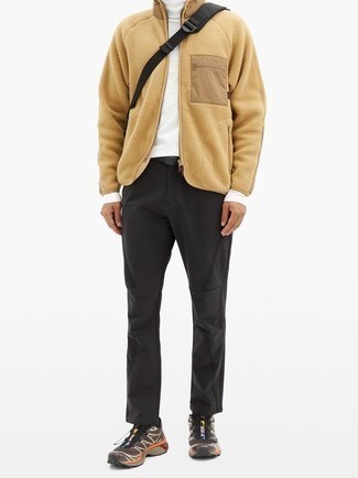 Comment porter un pull à fermeture éclair avec un pantalon chino