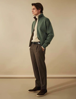 Comment porter un pull à fermeture éclair avec un pantalon chino