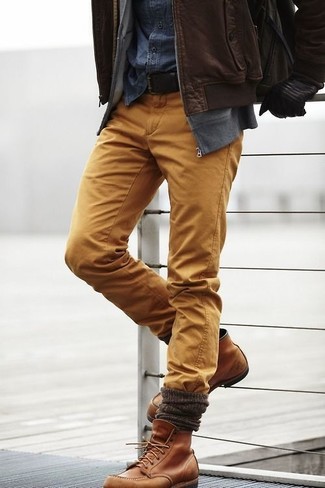 Comment porter un pull à fermeture éclair avec un pantalon chino