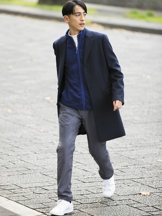 Comment porter un pull à fermeture éclair avec un pantalon chino pour un style chic decontractés