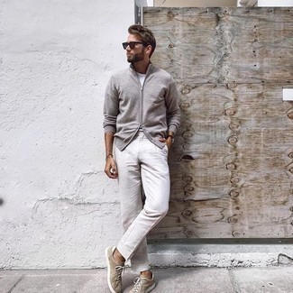 Comment porter un pull à fermeture éclair avec un pantalon chino au printemps