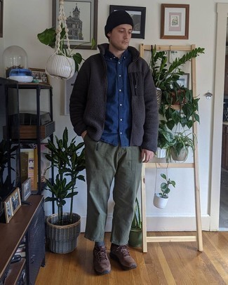 Comment porter un pull à fermeture éclair pour un style decontractés quand il fait chaud