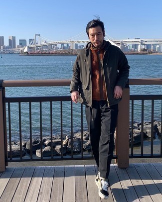 Comment porter un pull à fermeture éclair pour un style decontractés quand il fait chaud
