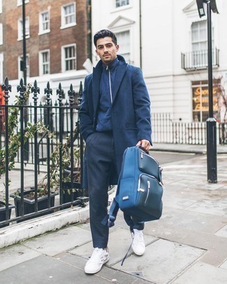 Comment porter un pull à fermeture éclair pour un style chic decontractés quand il fait froid à 20 ans