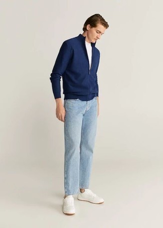 Comment porter un pull à fermeture éclair pour un style decontractés quand il fait chaud