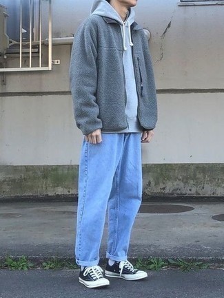 Comment porter un pull à fermeture éclair pour un style decontractés au printemps