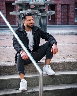 Comment porter un pull à fermeture éclair pour un style decontractés quand il fait froid
