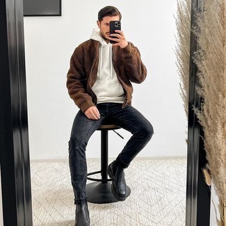 Comment porter un pull à fermeture éclair pour un style decontractés au printemps