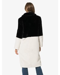 Manteau de fourrure noir et blanc Stand