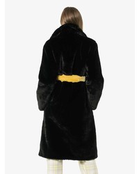 Manteau de fourrure noir Stand