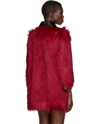 Manteau de fourrure rouge Gucci