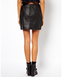 Minijupe en cuir noire Asos