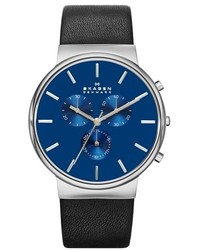 Montre noir et bleu