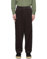 Pantalon chino en velours côtelé marron foncé Universal Works