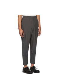 Pantalon chino gris foncé Issey Miyake Men