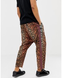 Pantalon chino imprimé léopard marron ASOS DESIGN