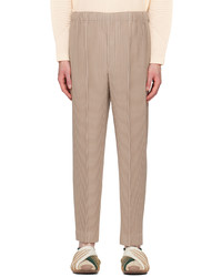 Pantalon chino marron clair Homme Plissé Issey Miyake