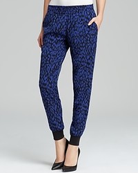 Pantalon style pyjama imprimé léopard bleu marine