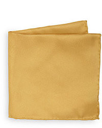 Pochette de costume en soie dorée