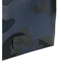 Pochette en cuir camouflage bleu marine Valentino