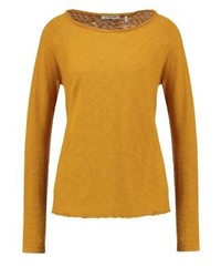 Pull à col rond jaune Rich & Royal