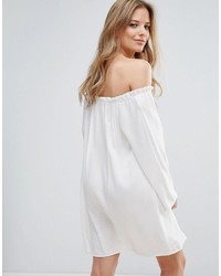 Robe à épaules dénudées en crochet blanc Boohoo