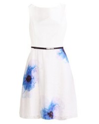 Robe à fleurs blanche Comma