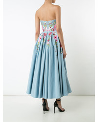 Robe brodée bleu clair Marchesa