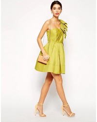 Robe chartreuse Asos