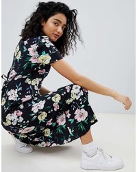 Robe chemise à fleurs noire Bershka