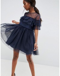 Robe de tulle à volants bleu marine Asos