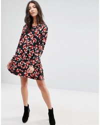 Robe décontractée à fleurs noire Brave Soul