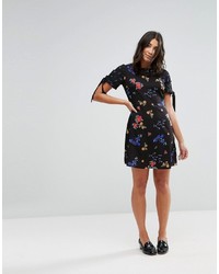 Robe décontractée à fleurs noire