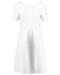 Robe décontractée blanche Escada