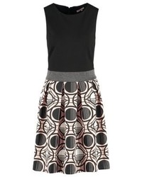Robe décontractée imprimée multicolore Anna Field