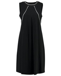 Robe décontractée noire Strenesse