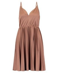 Robe dorée Glamorous Petite
